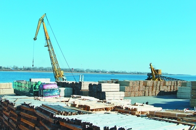 蘿北激發(fā)內(nèi)生動(dòng)力走好振興發(fā)展路 建好大通道用好大礦藏開(kāi)發(fā)大農(nóng)業(yè)